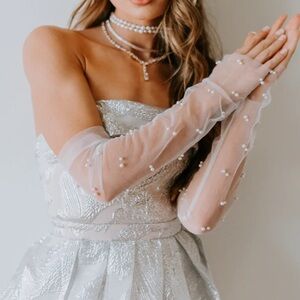 Bridal Fingerless Gloves with Pearls